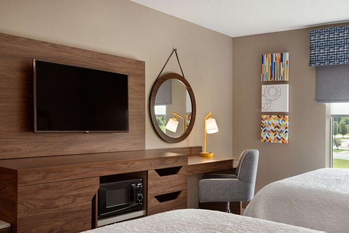 2 Queen Beds (8 of 8)