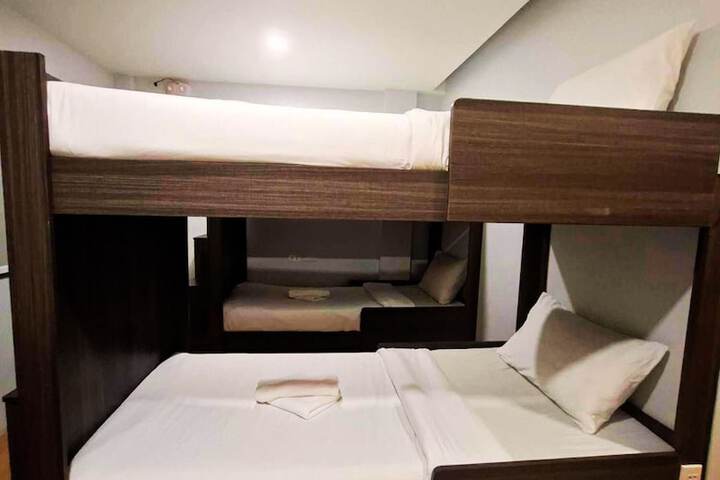 Room 7 of 19