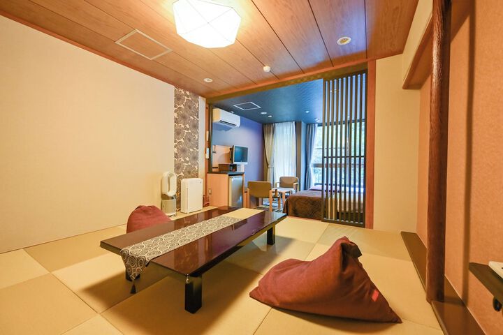 Room 15 of 48