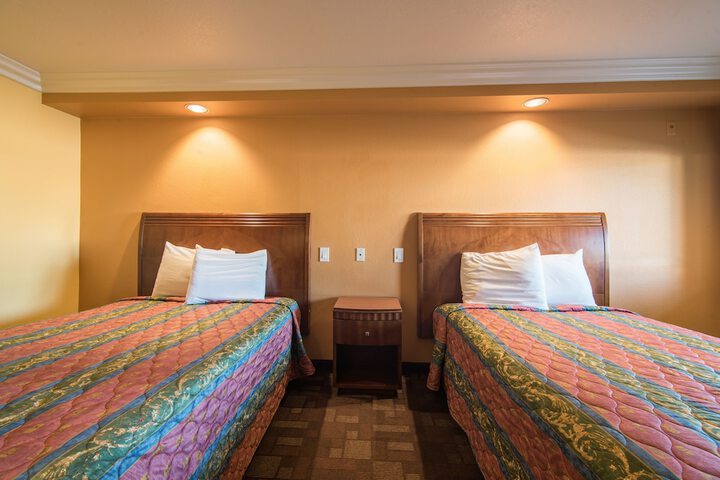 Double Deluxe King Bed (19 of 25)