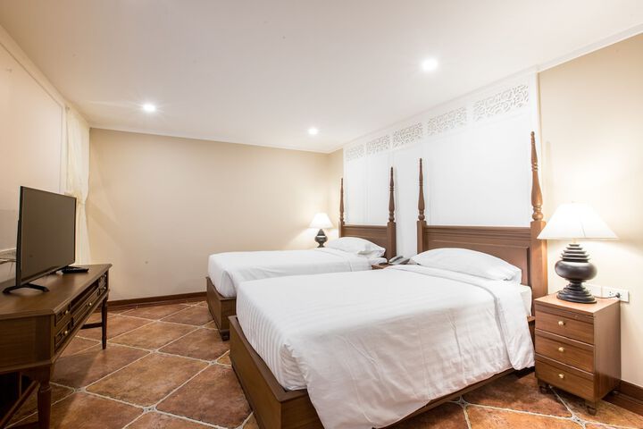 Room 10 of 49