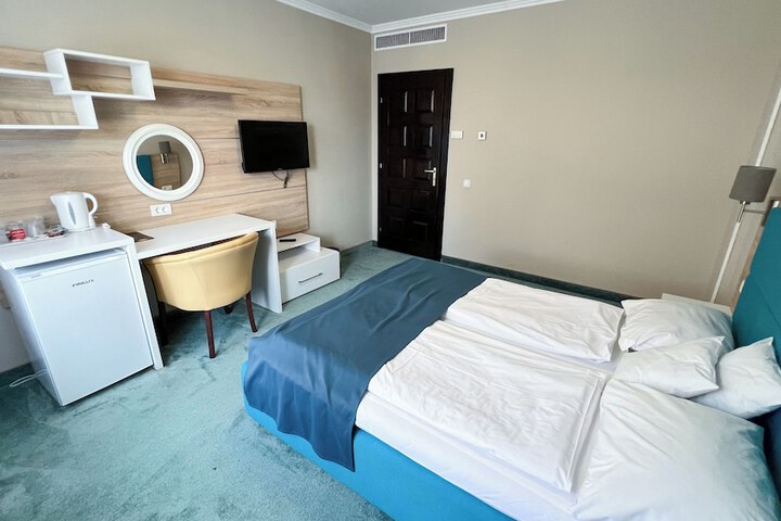 Room 27 of 54