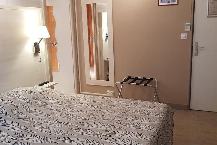 Room 9 of 41