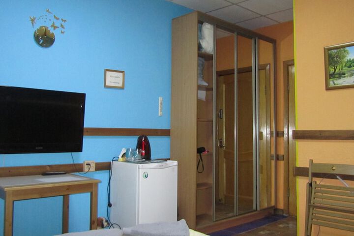 Room 15 of 93