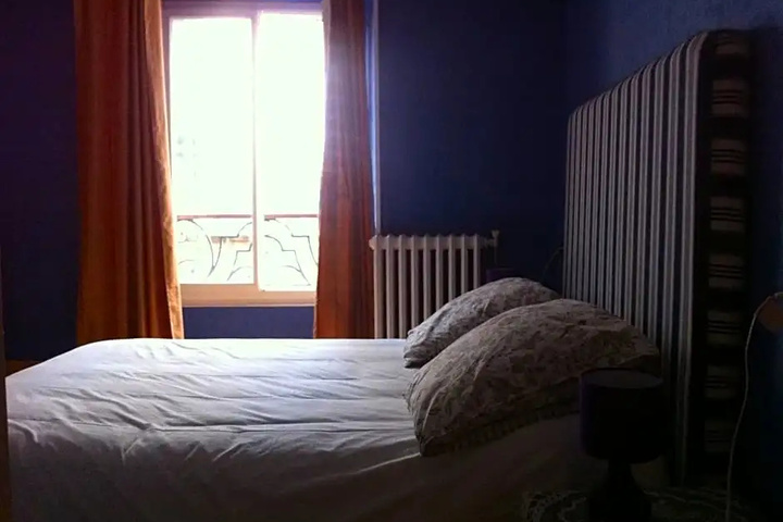 Room 2 of 11