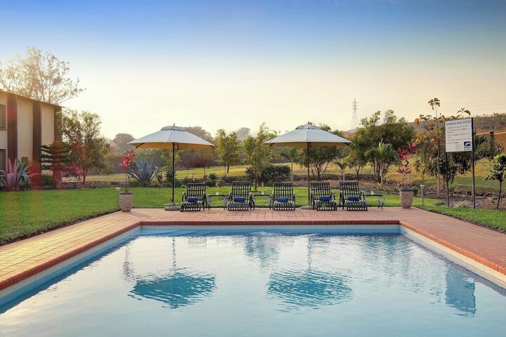 Pool 33 of 69