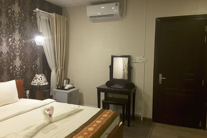Room 8 of 146