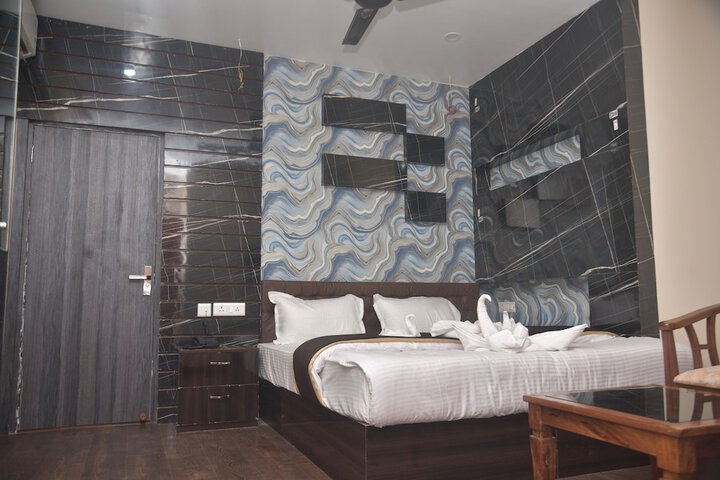 Room 14 of 31