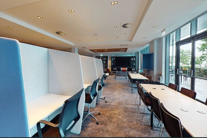 Business Center 51 of 52