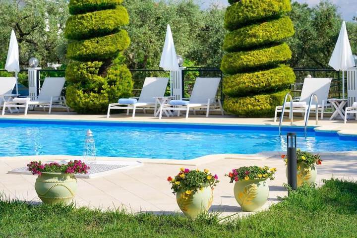 Pool 62 of 75