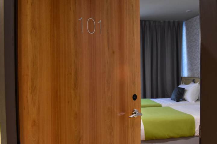 Room 4 of 57