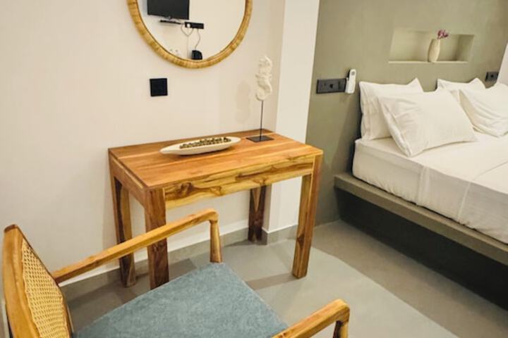 Room 10 of 32