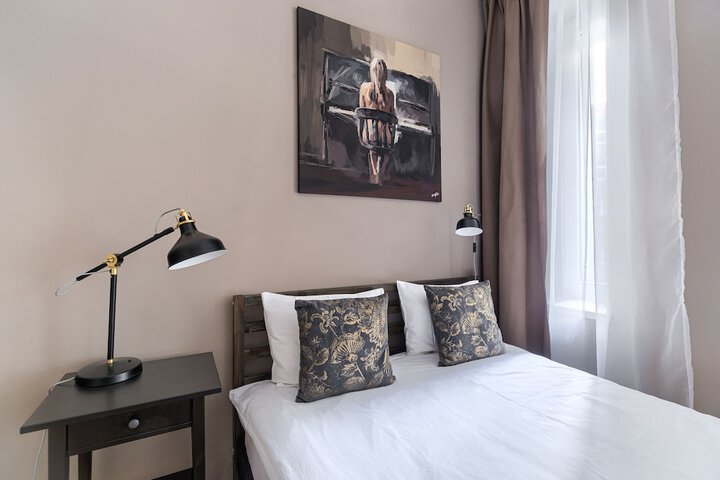 Room 8 of 24