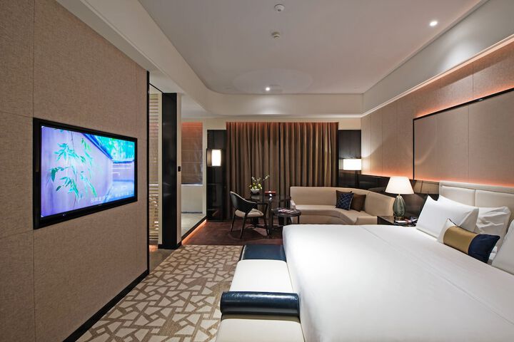 Room 3 of 37