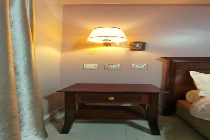 Room 18 of 32