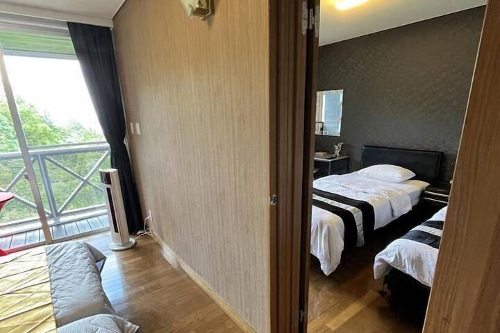 Room 3 of 18