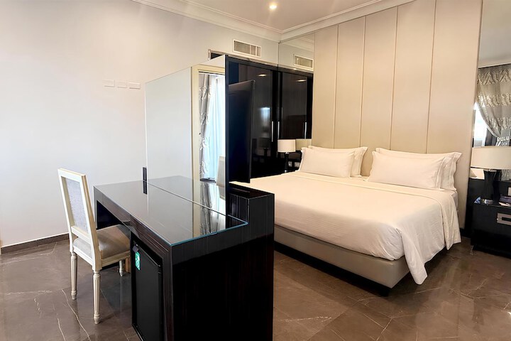 Room 51 of 175