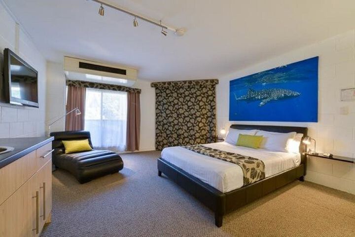 Room 4 of 54