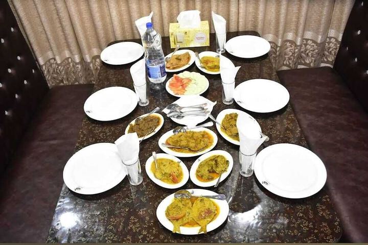 Dining 41 of 64