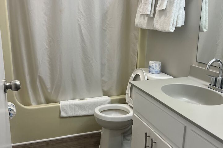 Room 18 of 28