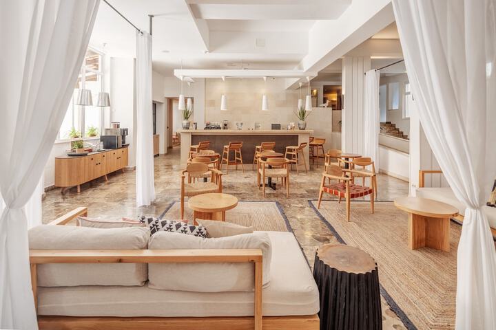 Guest Lobby