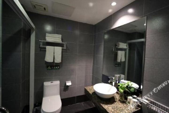 Qingmu Hotel (Xinghua Zhongyang Building)