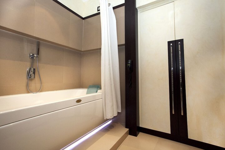 Room 18 of 31