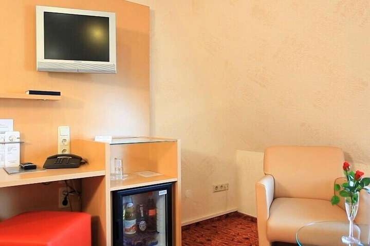 Room 18 of 28