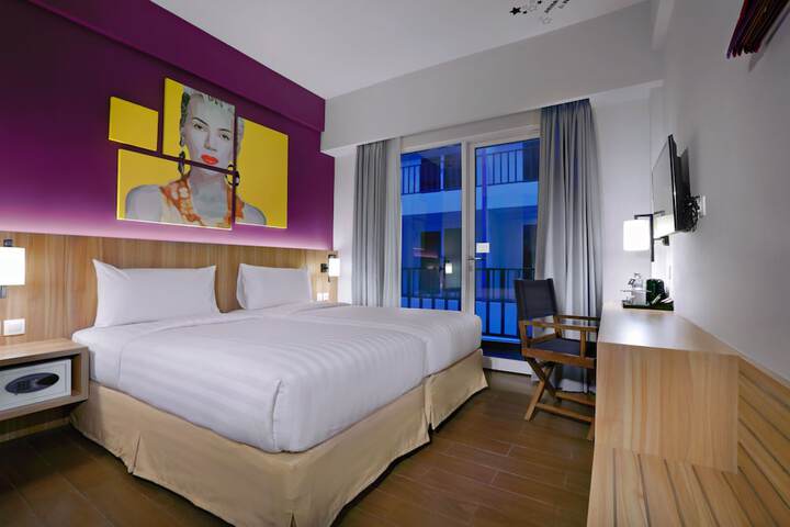 Room 10 of 29