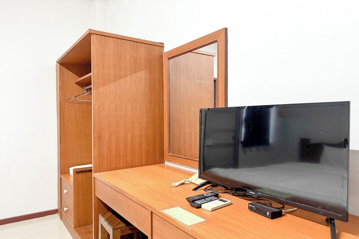 Room 11 of 19