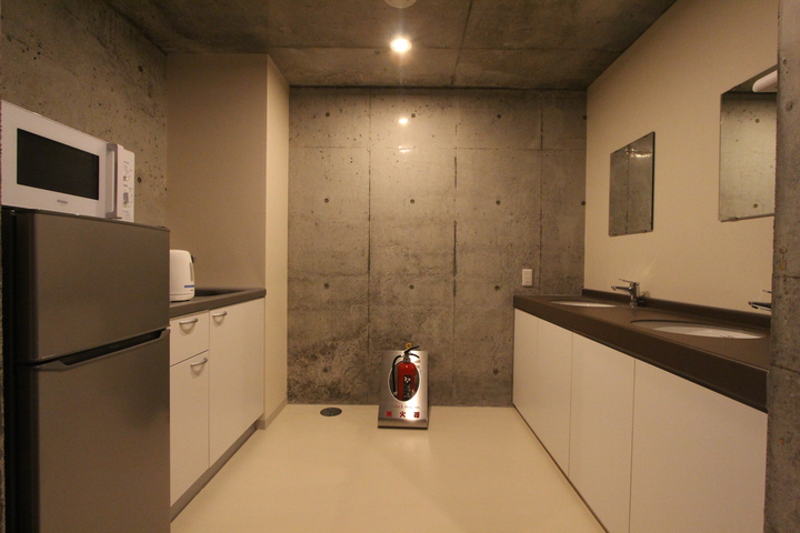 Room 4 of 5