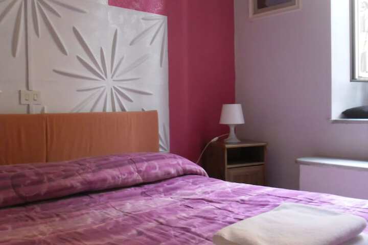 Room 21 of 37