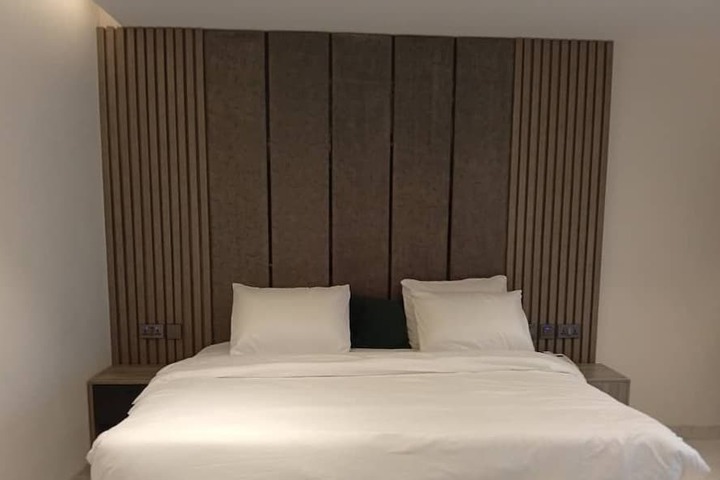 Room 10 of 49