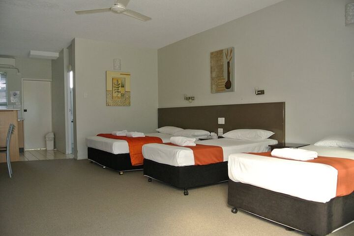 Room 16 of 32