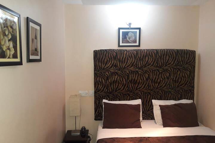 Room 9 of 60