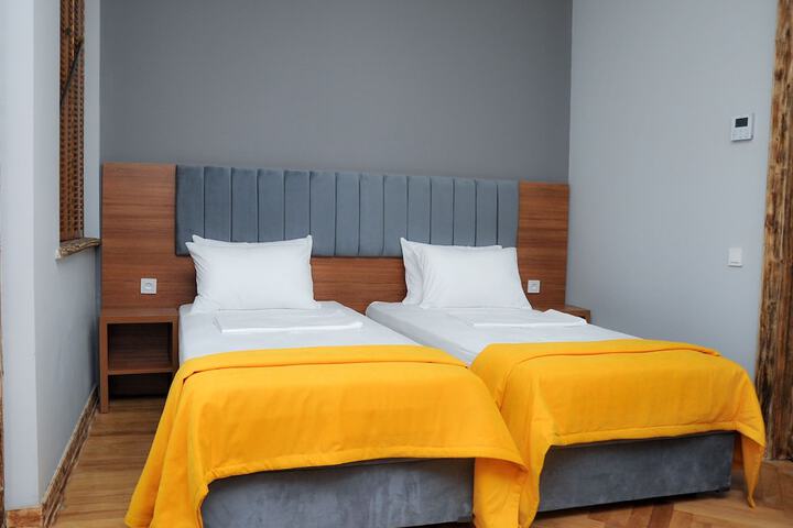 Room 19 of 37