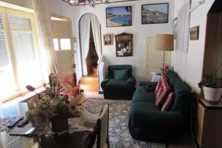 Room 2 of 11
