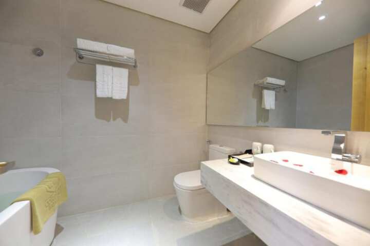 Room 43 of 64