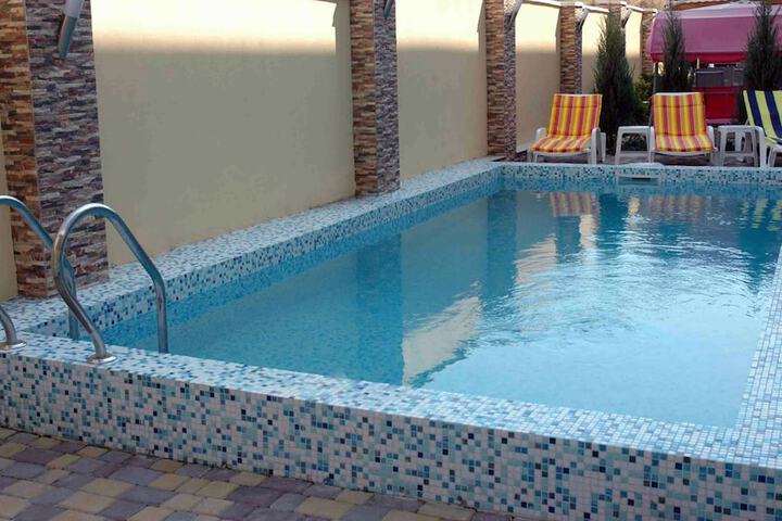Pool 24 of 38