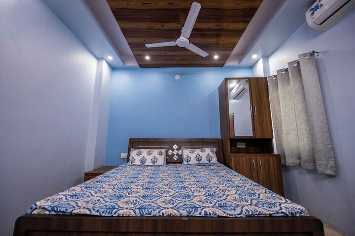 Room 15 of 25