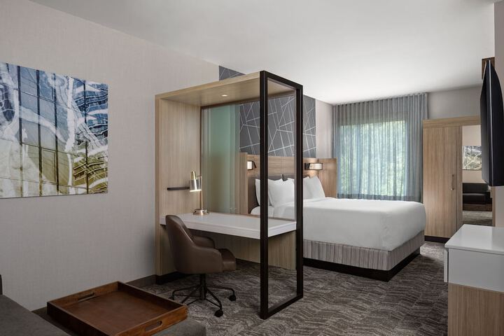 Room 8 of 22
