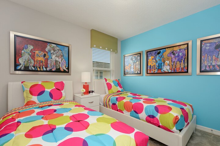 Room 5 of 27