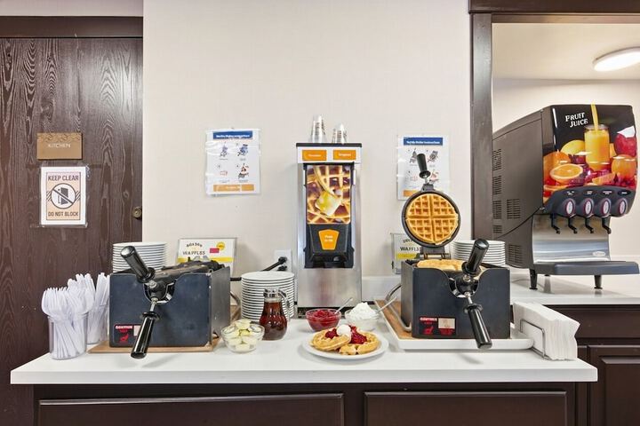 Breakfast/Coffee Service 31 of 41