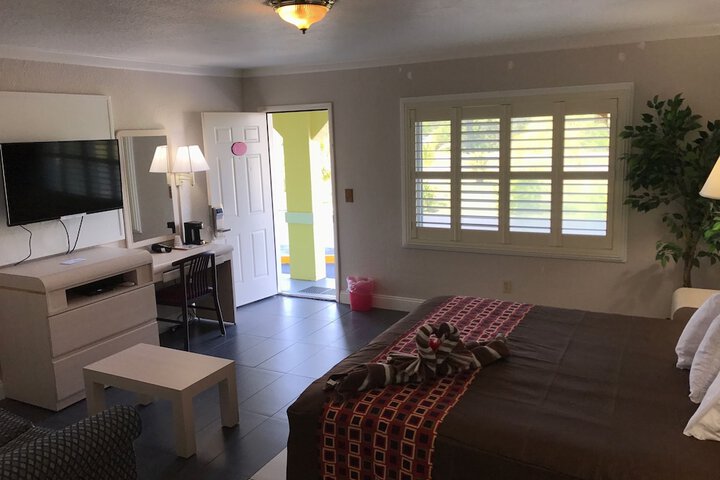 Room 9 of 32