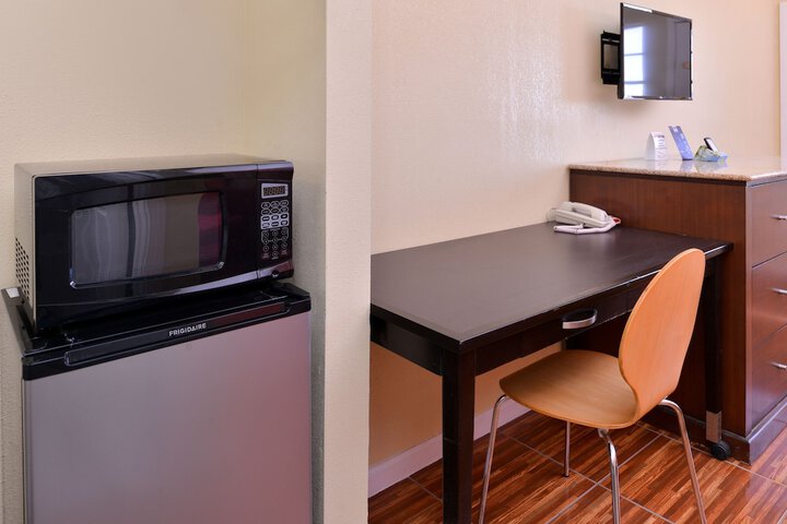 Room 11 of 26