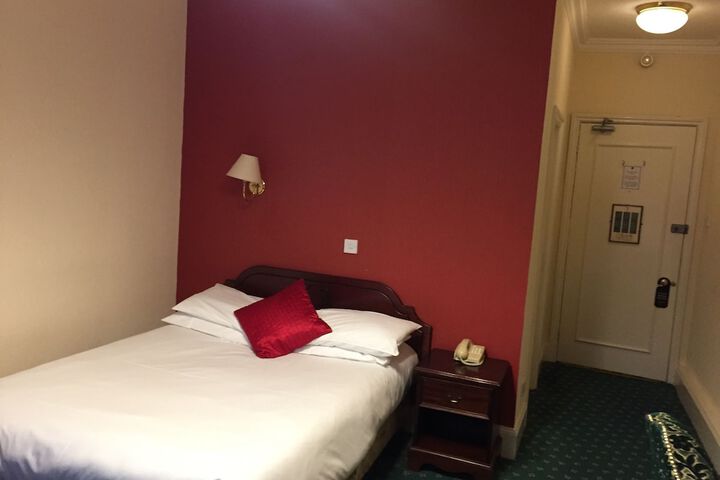 Room 2 of 44