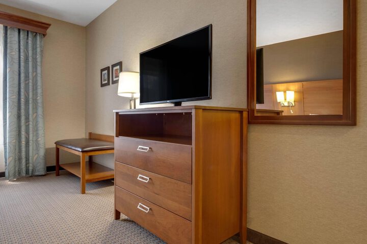 Room 32 of 94