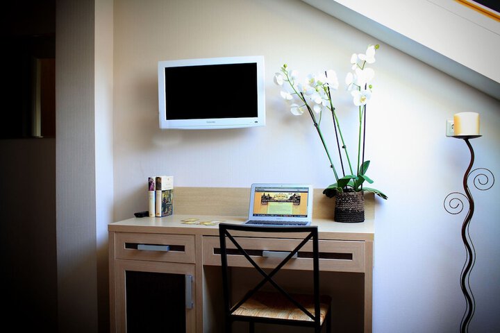 Room 60 of 77