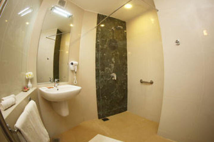 Room 3 of 24