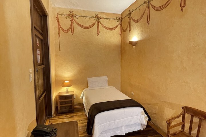 Room 10 of 36